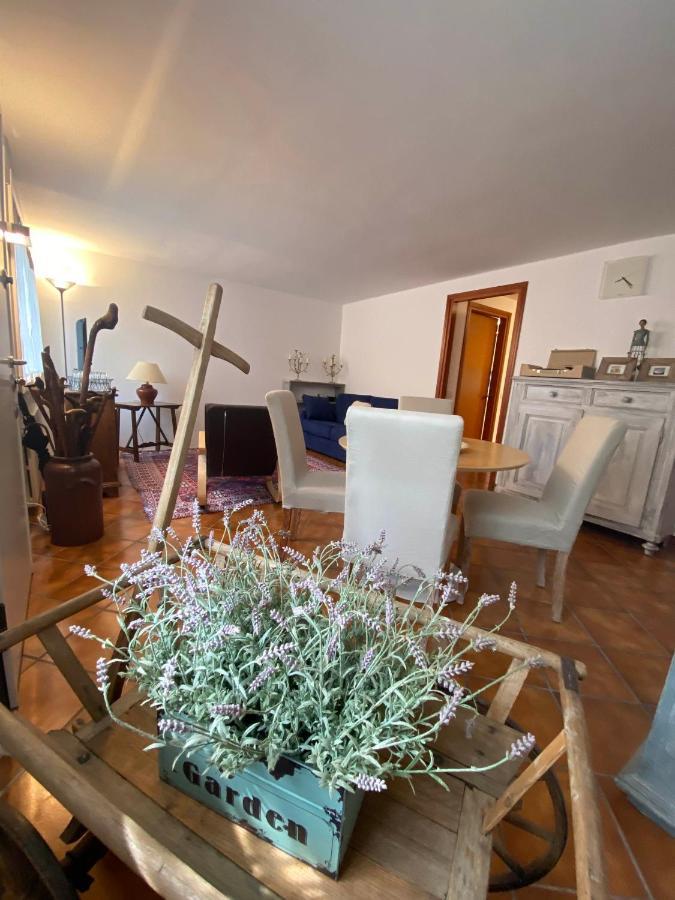 La Casetta Dalla Porta Rossa Nebbiuno Exterior foto